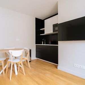 Welcoming 1 Bedroom Apartment In Paris
